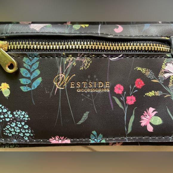 Westside bi-fold black floral wallet - Picture 4 of 5